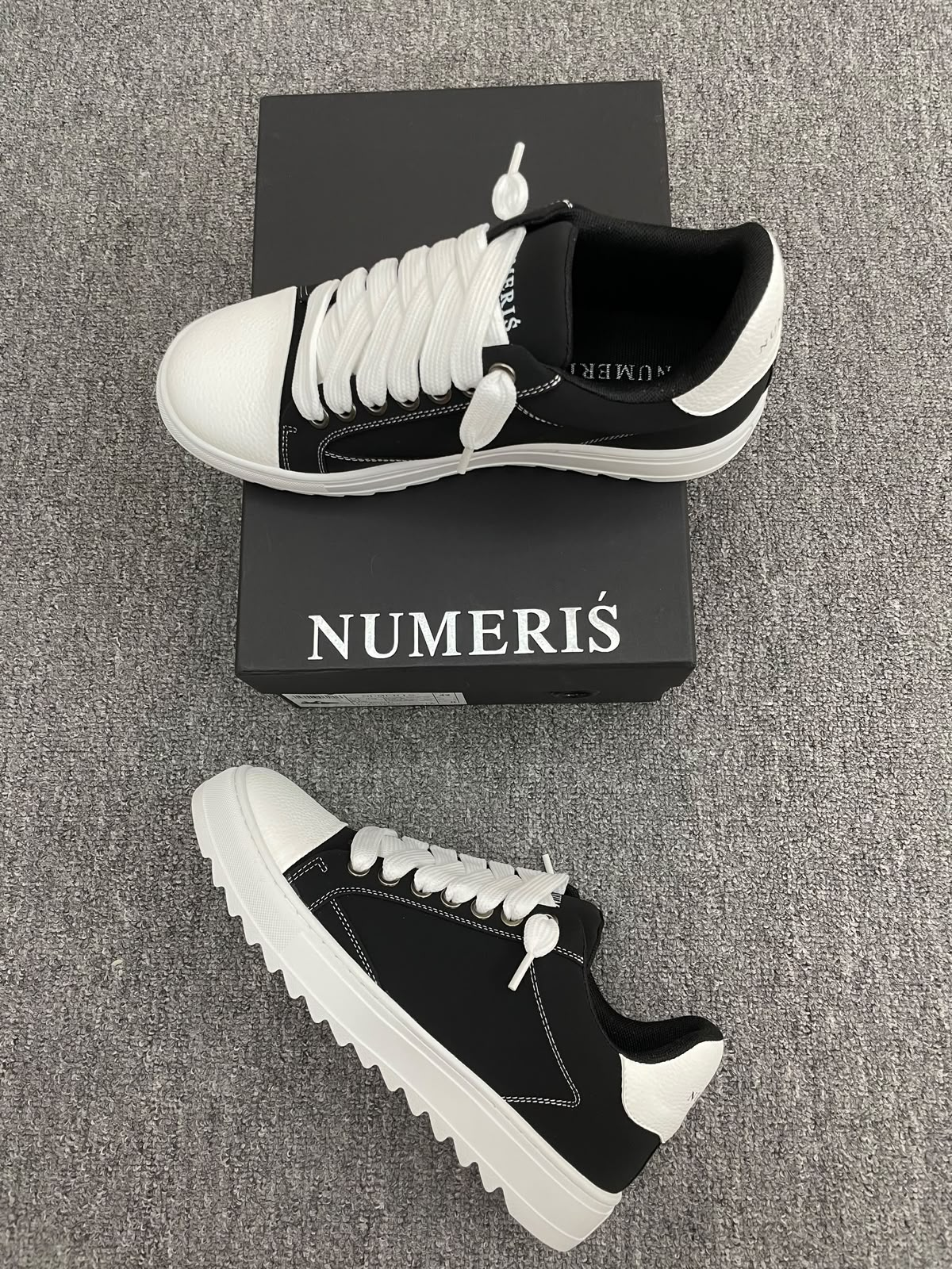 NUMERIS PANDA SNEAKERS
